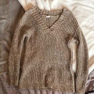 Women’s v-neck sweater
